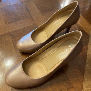 Neutralizer Michelle Pumps - golden, 6.5 WW (E)